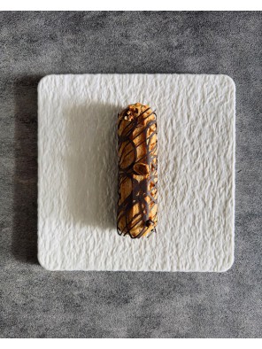 Tonka Bean 70% Chocolate Éclair.-No.1