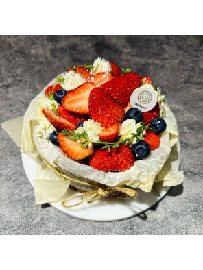 Strawberry Basque Cheesecake 