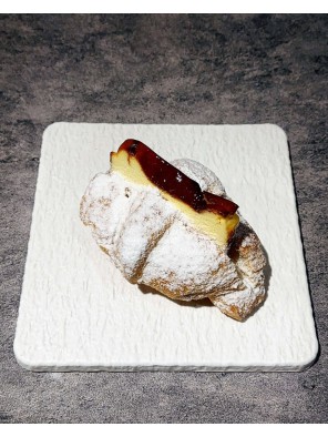 Basque Cheesecake Croissant